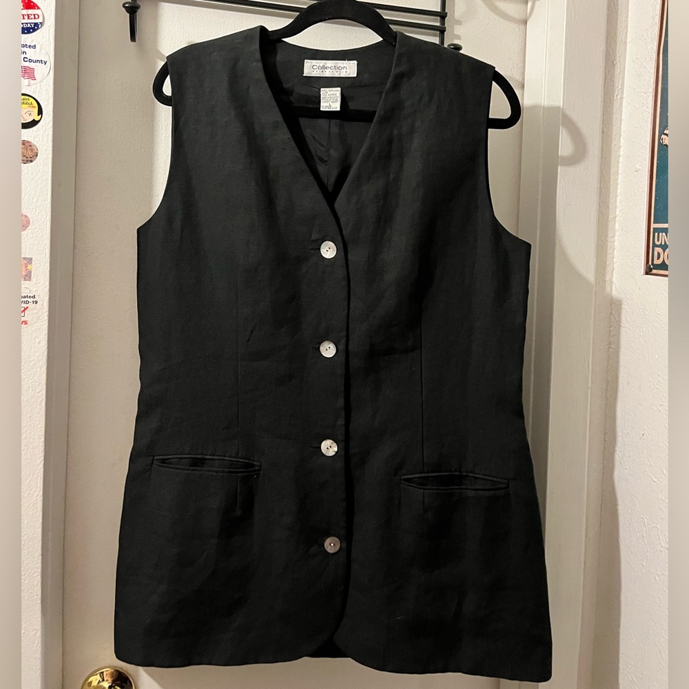 Collection/POV- size L- NWOT black linen vest w/ shell buttons. NWOT.